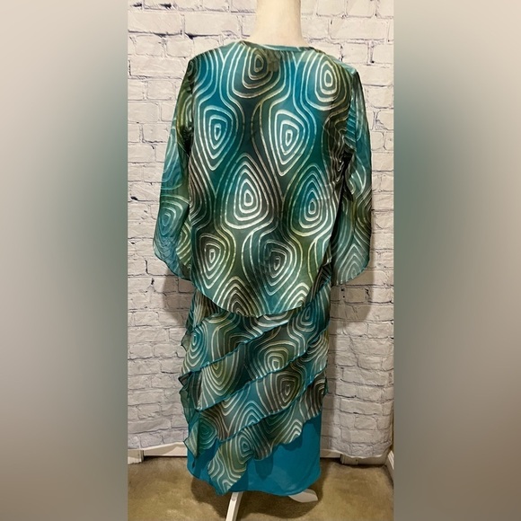 I.C. Collections by Connie 3 Piece Skirt, Top, And Tank Blouse Size Small - Picture 4 of 10